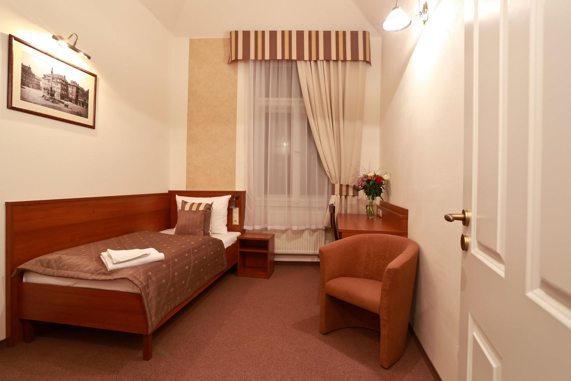 Hotel Svaty Jan 布拉格 外观 照片